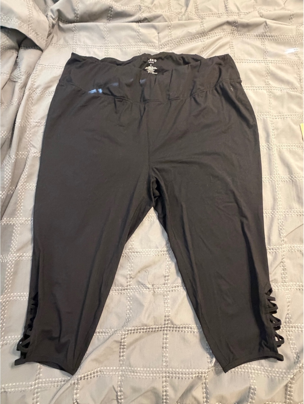 Torrid Active Black Capri Leggings with Side Cutout Detail Size 6
